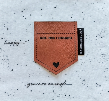 BIG Taschen-Label - "Klein, Frech & Einzigartig" HERZ -  Höhe ca. 8 cm - Kunstleder ++ Farbauswahl ++