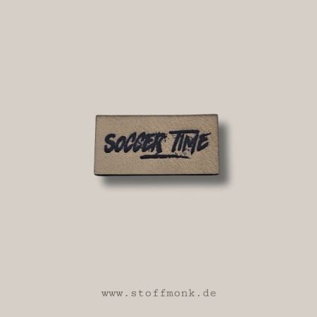 Label  " SOCCER TIME " -  ca. 2,3 x 4,6 cm - Kunstleder ++ Farbauswahl ++