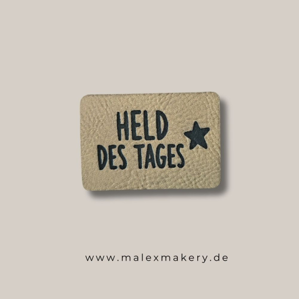 Label - " HELD DES TAGES " - ca. 3,5 cm x 5 cm - Kunstleder ++ Farbauswahl ++