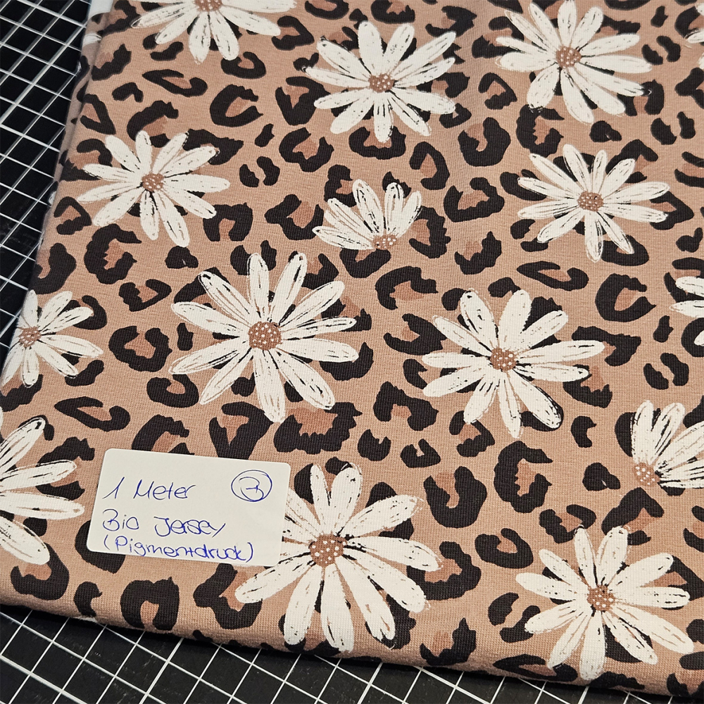 HS#83 - B-Ware 1 Meter Leo Flowers (Pigmentdruck) - Bio Jersey - statt 22,90€ -- NUR 16 €