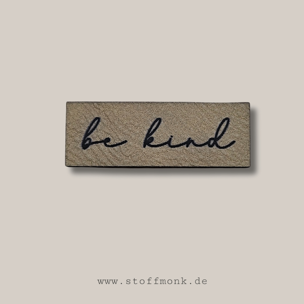 Label -  "be kind" - ca. 1,5 cm x 4,5 cm - Kunstleder ++ Farbauswahl ++